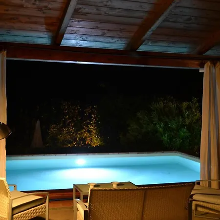 Ferienhaus Con Piscina Esclusiva Nel